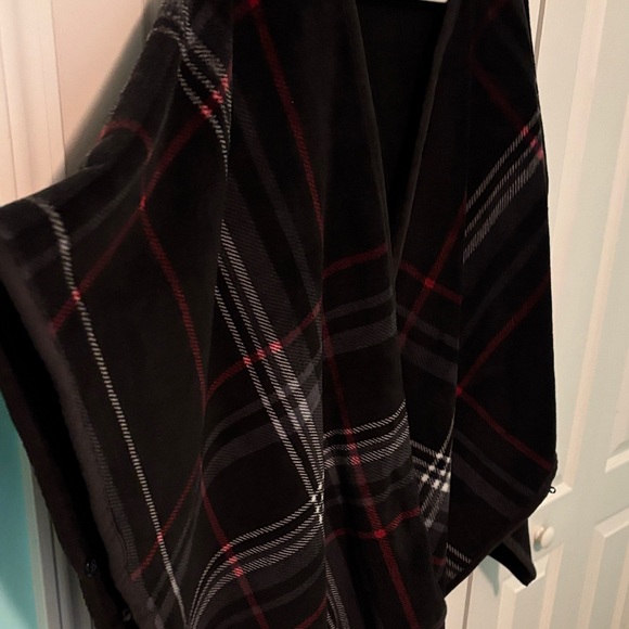 Cuddl Duds Black Plaid Cozy Poncho/Shawl Size L/XL - Picture 3 of 6